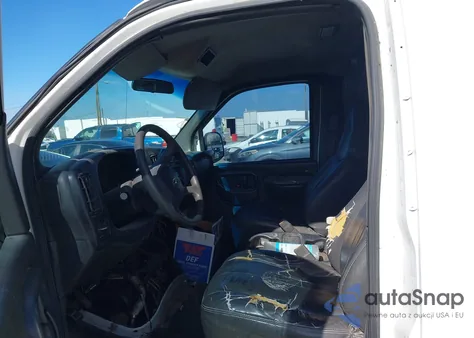 2002 Chevrolet Express from USA, damaged, VIN 1GCFG15W221134059